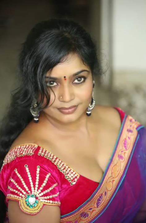 Aunty Jayavani Hot and Spicy Wallpapers