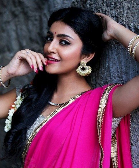 Avantika Mishra Hot Sexy Pictures