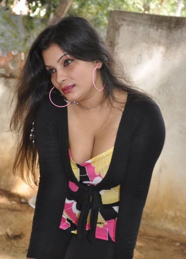 B Grade Actress Hot Navel Photo Pics