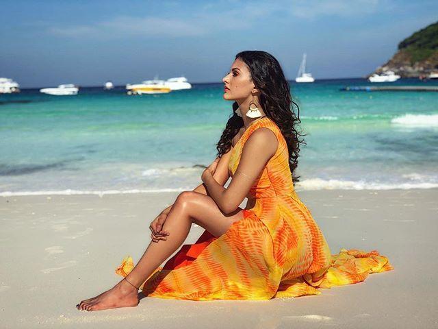 Beautiful Actress Amyra Dastur Latest Unseen Hot Photo Stills