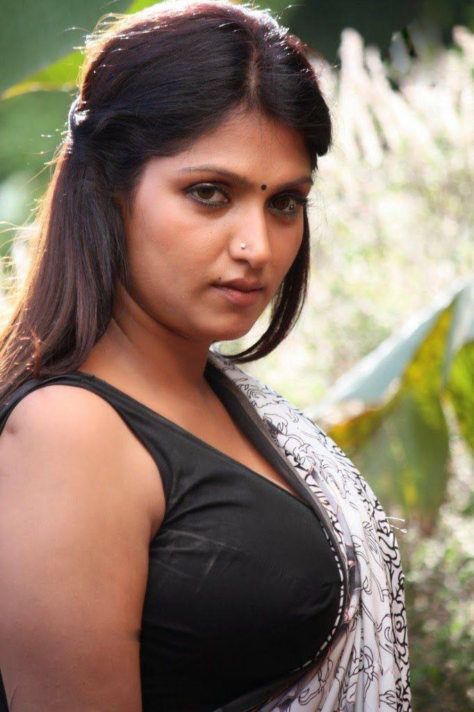 Bhuvaneswari Hot Navel Show Photos