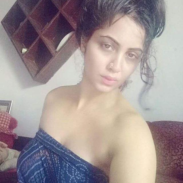 Bigg Boss Fame Aarshi Khan Hot & Sexy Bikini, Huge Cleavage Show Stills