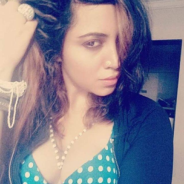 Bigg Boss Fame Aarshi Khan Hot & Sexy Bikini, Huge Cleavage Show Stills