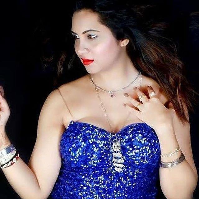 Bigg Boss Fame Aarshi Khan Hot & Sexy Bikini, Huge Cleavage Show Stills