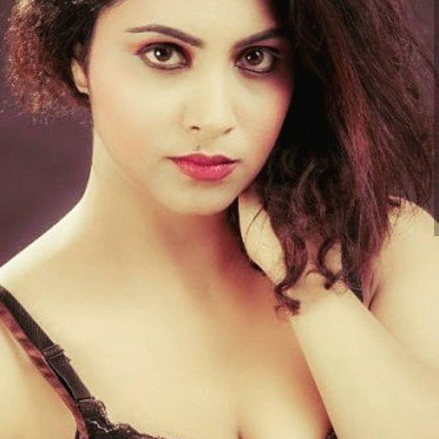 Bigg Boss Fame Aarshi Khan Hot & Sexy Bikini, Huge Cleavage Show Stills