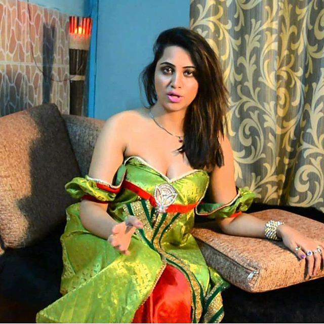 Bigg Boss Fame Aarshi Khan Hot & Sexy Bikini, Huge Cleavage Show Stills