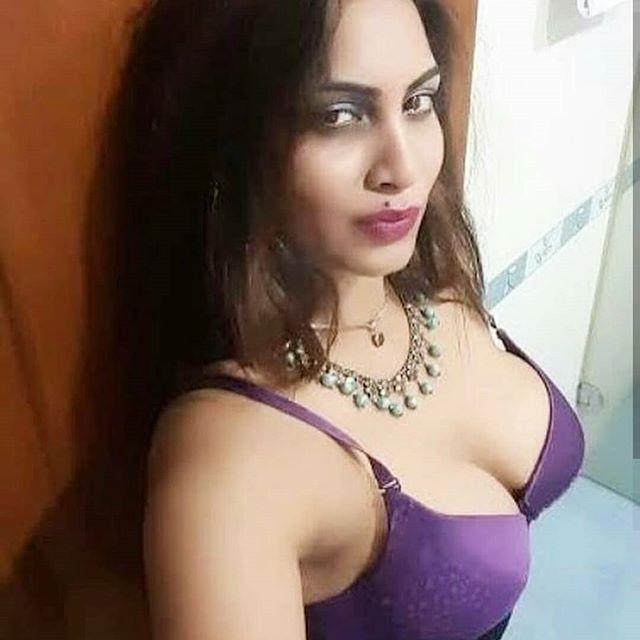 Bigg Boss Fame Aarshi Khan Hot & Sexy Bikini, Huge Cleavage Show Stills