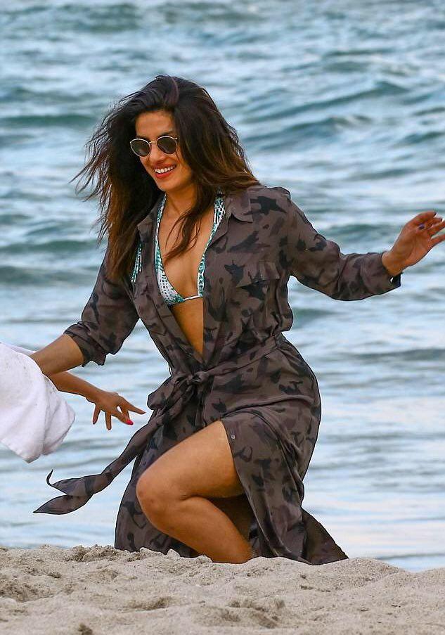 Bikini Avatars Of Priyanka Chopra Latest Stills Are Too Hot To Handle