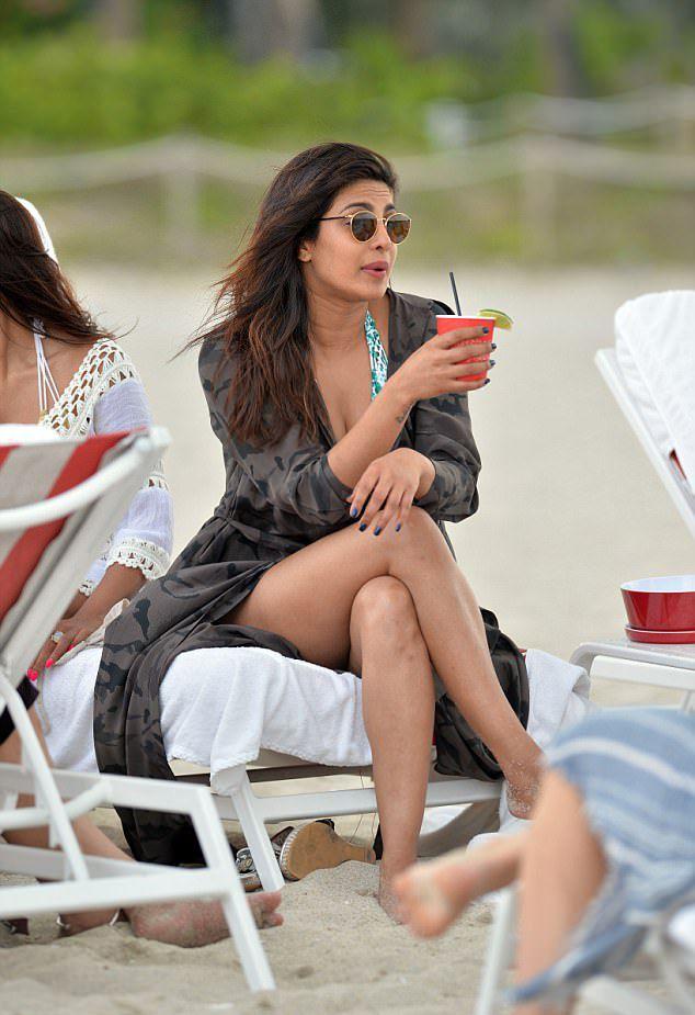 Bikini Avatars Of Priyanka Chopra Latest Stills Are Too Hot To Handle