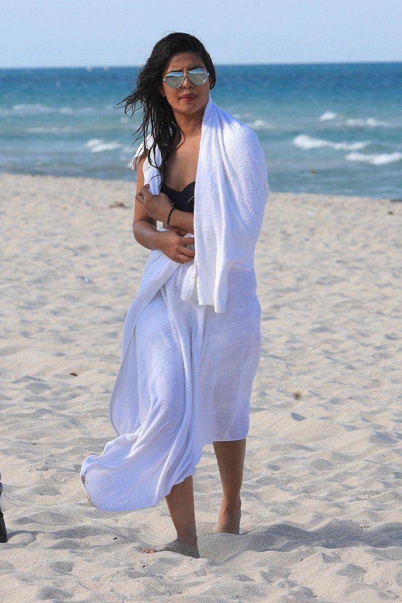 Bikini Avatars Of Priyanka Chopra Latest Stills Are Too Hot To Handle