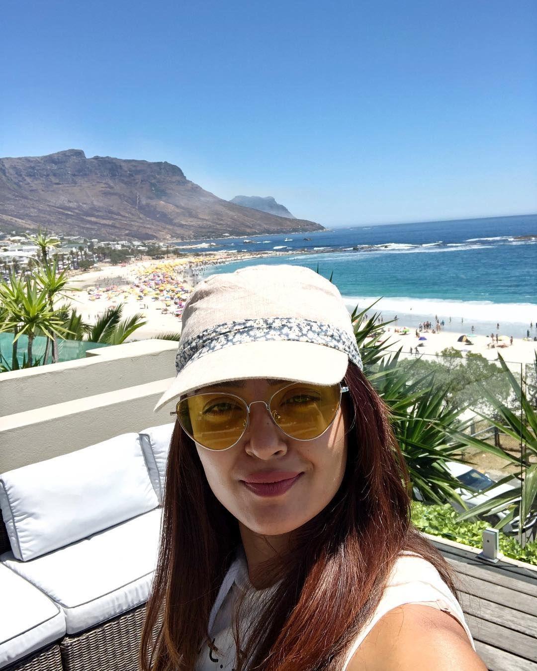 Bikini Top Pictures Of Surveen Chawla Raising Temperature In Summer HOT!