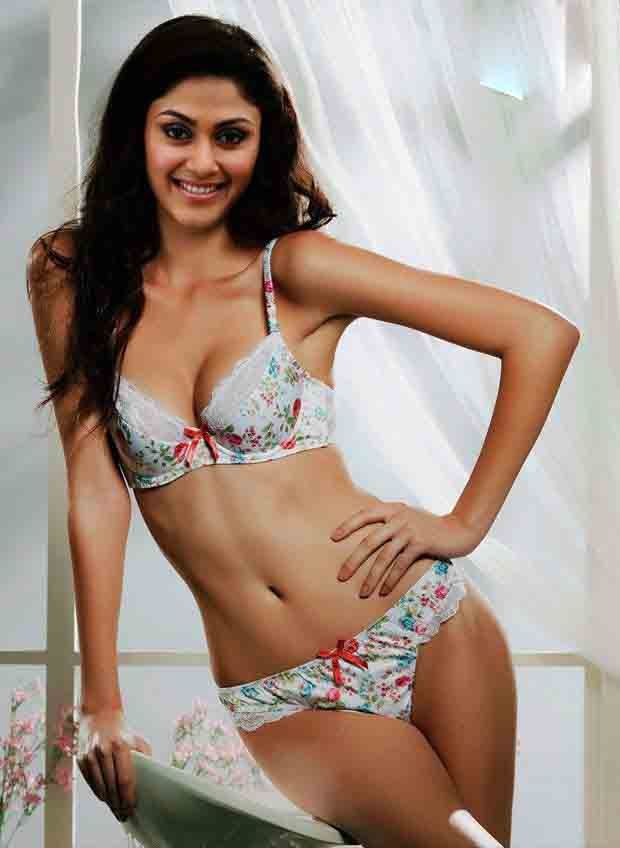 Bollywood Actress Hottest Photo Stills