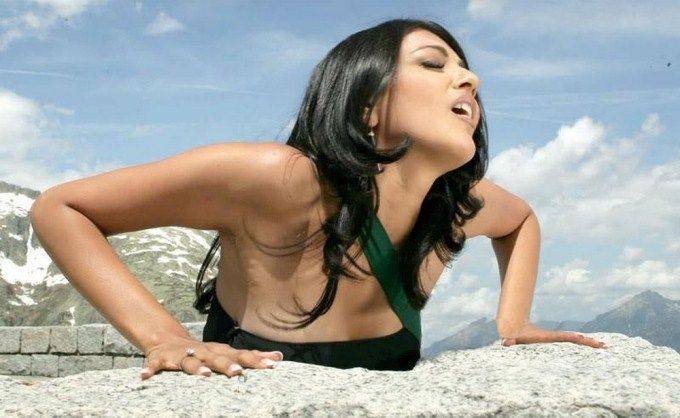 Bollywood Actress Sexy Navel Pictures