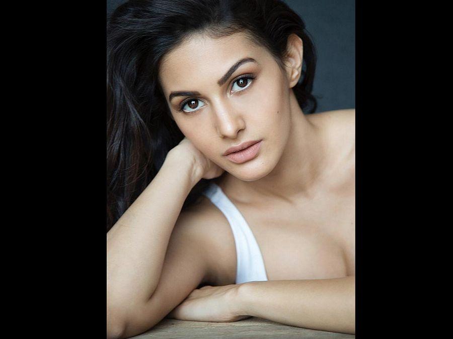 Bollywood Hot Actress Amyra Dastur Latest Unseen Bikini Photos