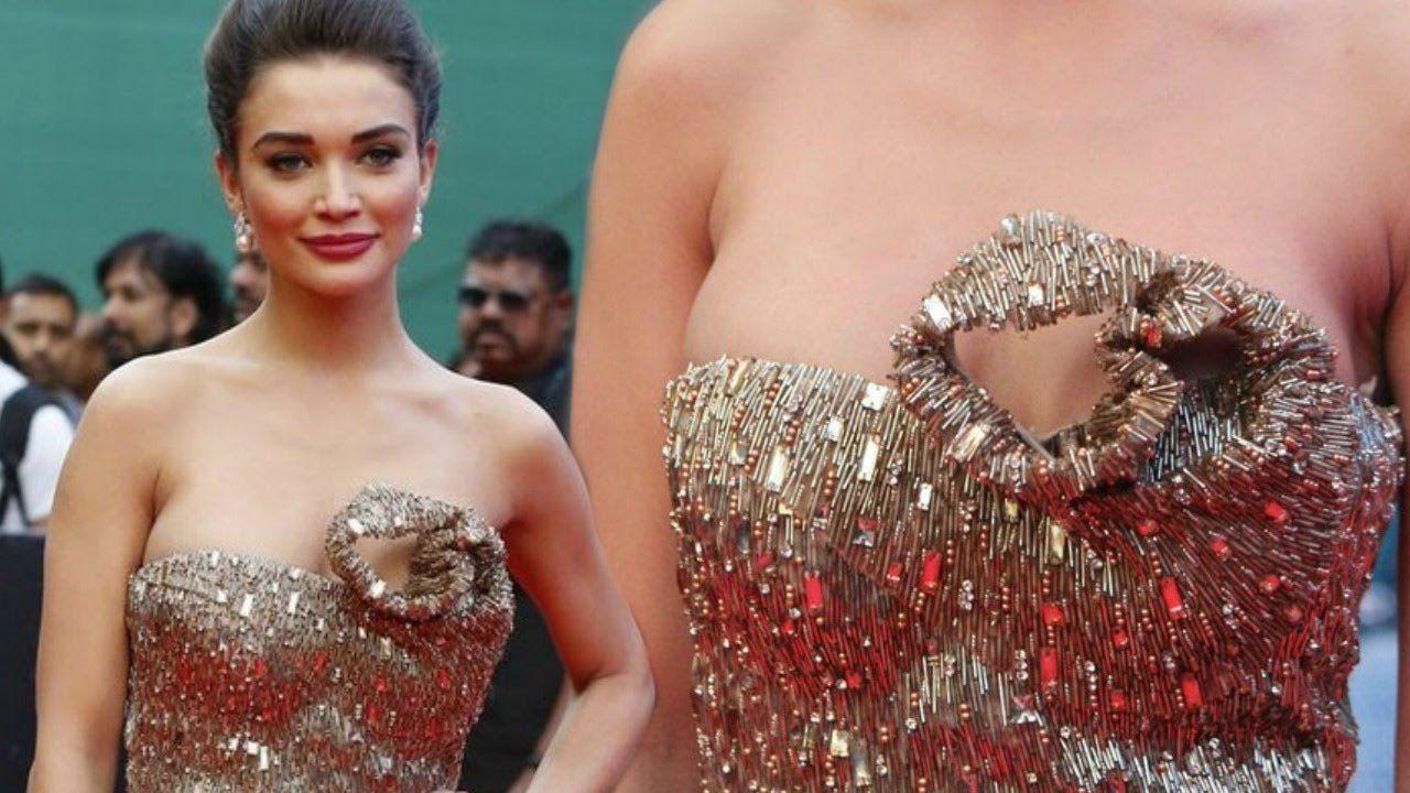British Model & Actress Amy Jackson Huge Cleavage Show Photo Stills