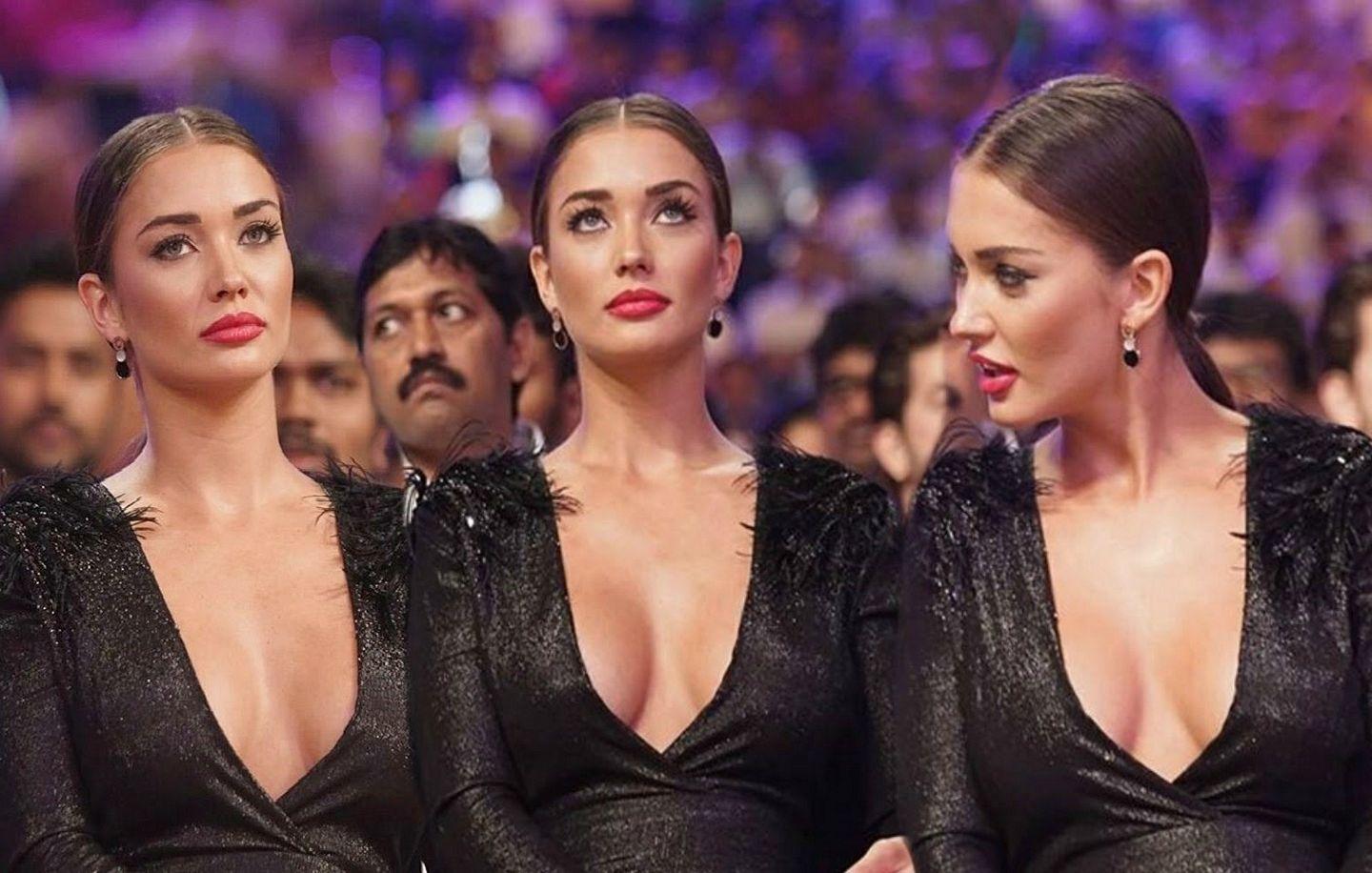 British Model & Actress Amy Jackson Huge Cleavage Show Photo Stills