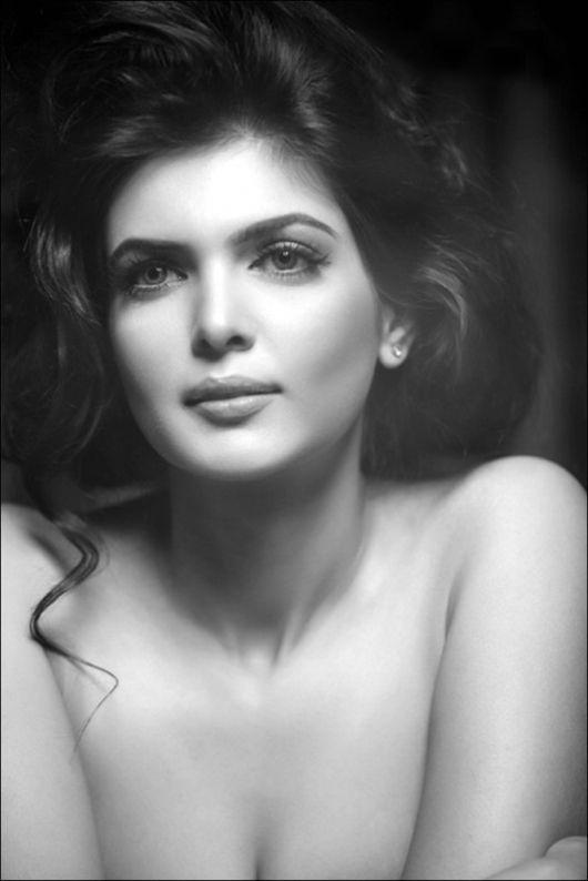 Charan Dhillon Latest HOT & Spicy Photoshoot Stills