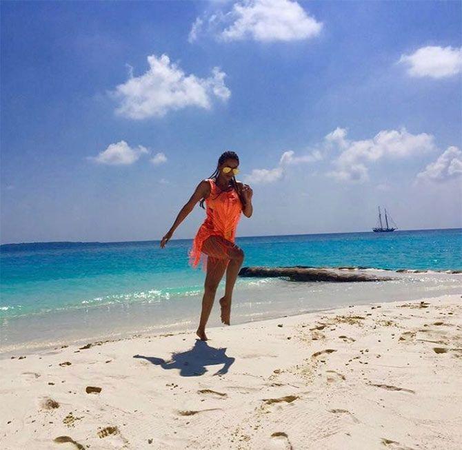 Check out Malaika Arora & Amrita Arora’s hot photoshoot pictures