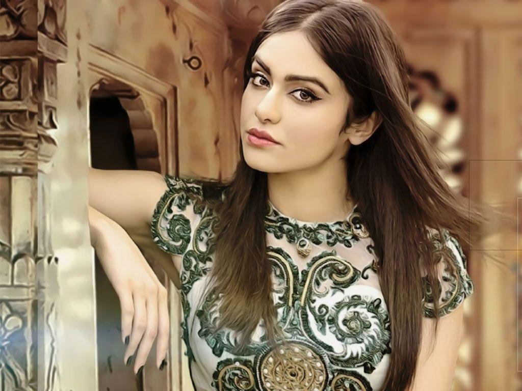 Check out the latest Hot pictures of the pretty Actress Adah Sharma