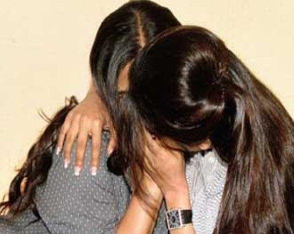 Controversial Real Life Liplocks That Shocked Bollywood PHOTOS