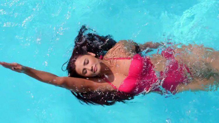 Daisy Shah Latest Unseen hot Photos are too Hot to Handle!