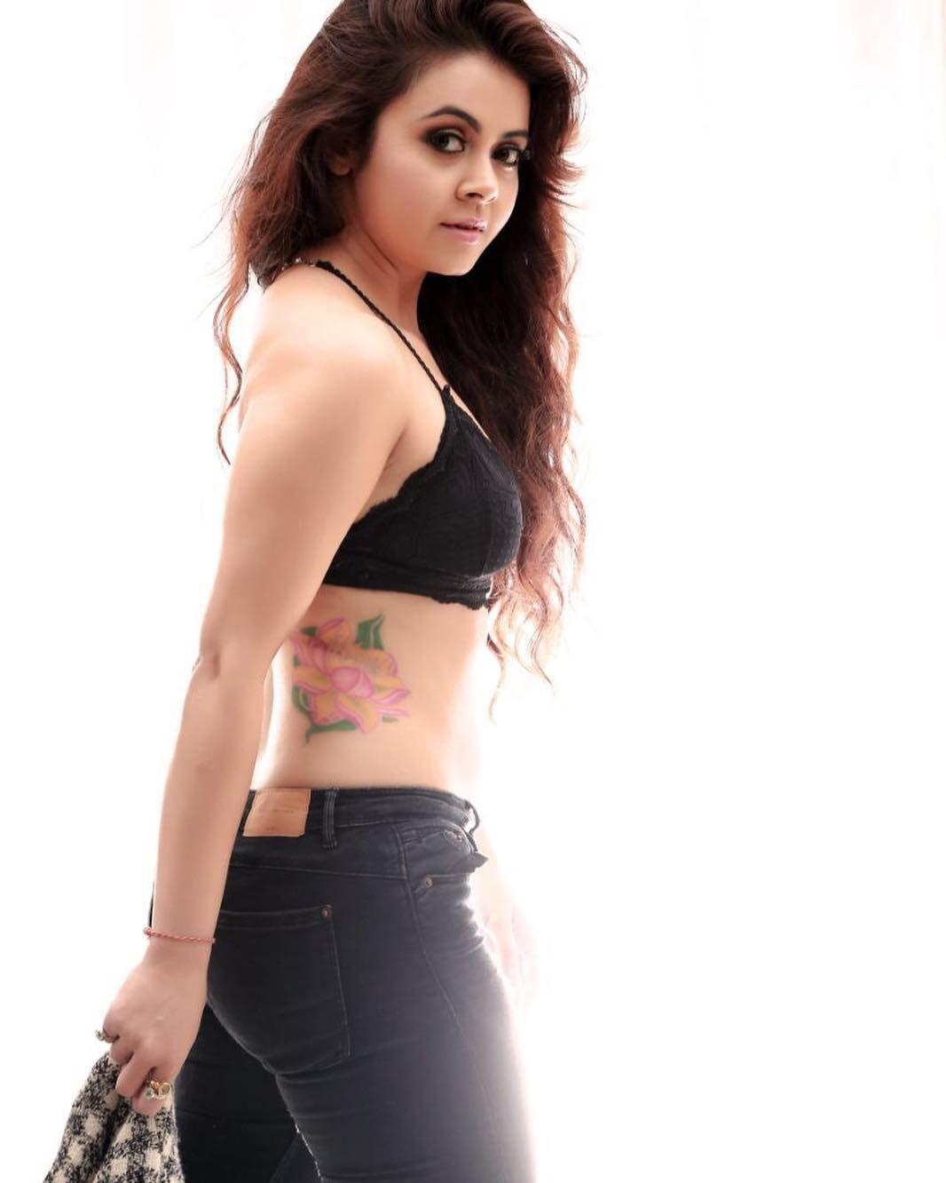 Devoleena Bhattacharjee aka Gopi Bahu Images Bold & Hot Pics Wallpapers