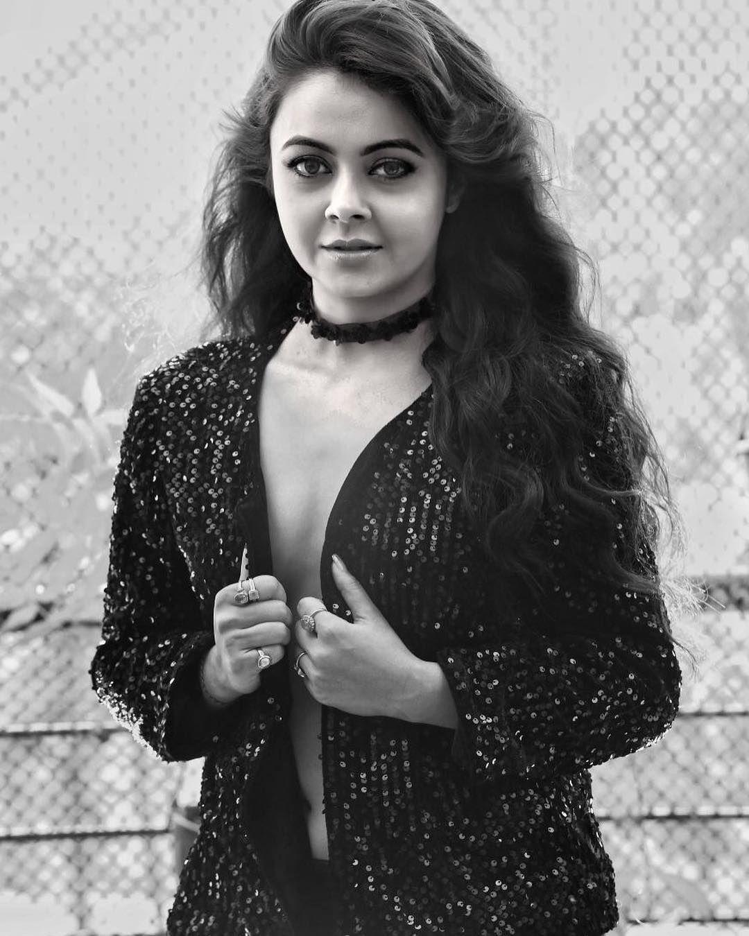 Devoleena Bhattacharjee aka Gopi Bahu Images Bold & Hot Pics Wallpapers