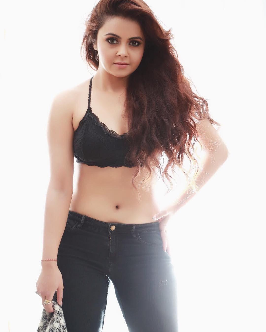 Devoleena Bhattacharjee aka Gopi Bahu Images Bold & Hot Pics Wallpapers