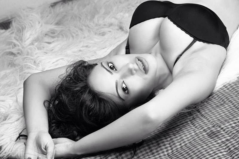 Devshi Khanduri Sexy Photoshoot