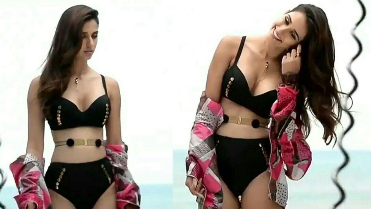 Disha Patani Looks Stunning Hot in Bikini Photos