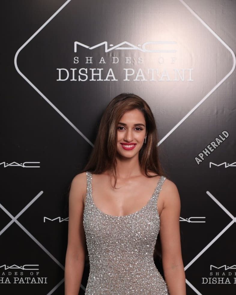 Disha Patani Sizzling Hot Photos