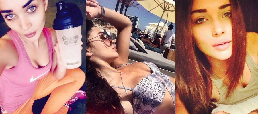 EXTREMELY HOT: British girl exposing in BIKINI & Showing Cleavage Stills