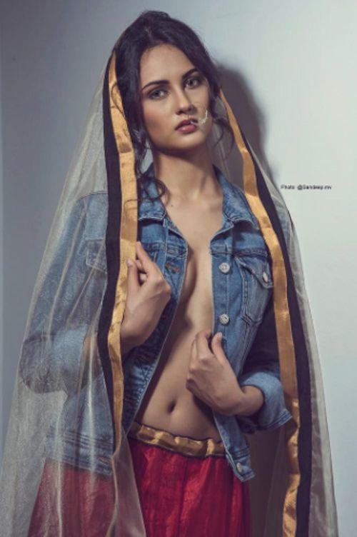 Eashita Bajwa Latest HOT Photos