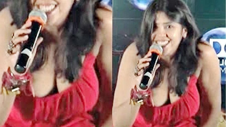 Ekta Kapoor Hot Cleavage Show