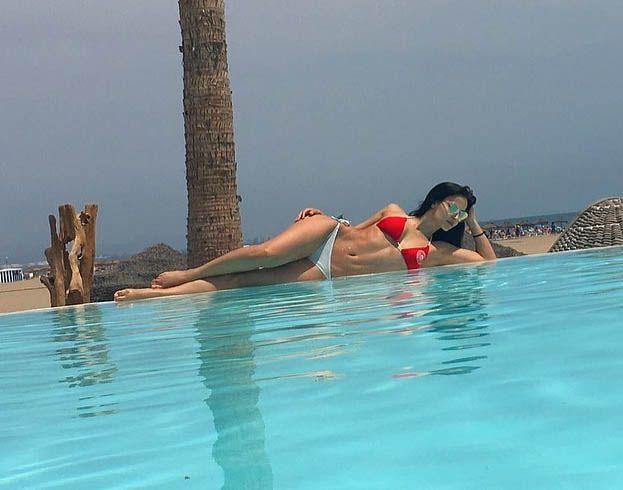 Elli Avram Hottest Unseen Bikini Pictures