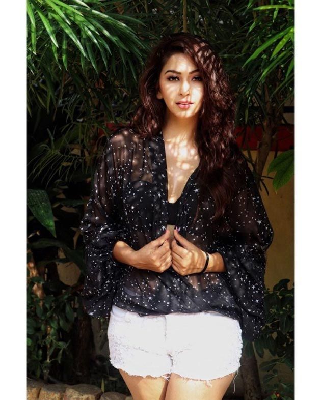 Eshanya Maheshwari Photos