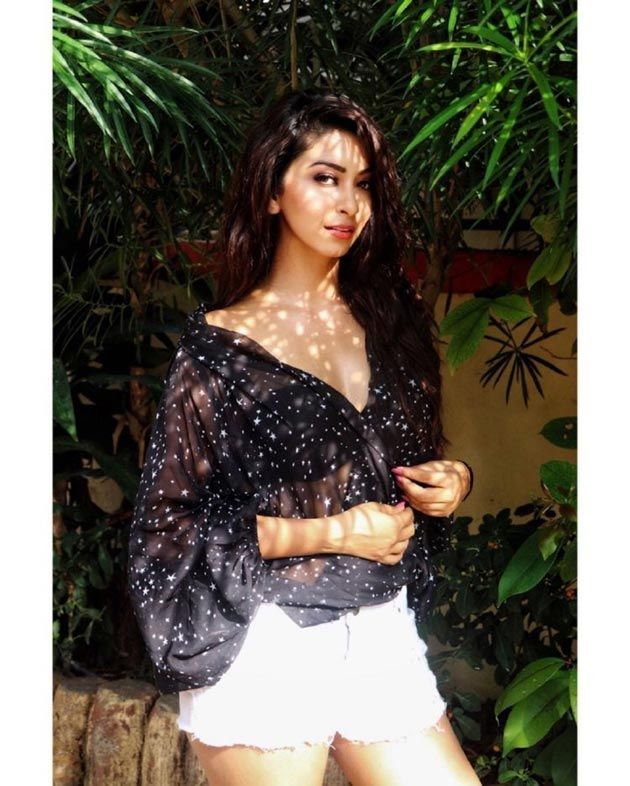 Eshanya Maheshwari Photos