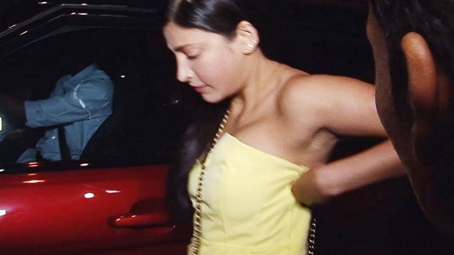 Exclusive Caught Shruti Haasan OPPS Moment in Public