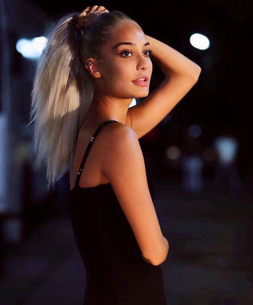 Fall in love With Beautiful Images Of Lisa Haydon See Photos