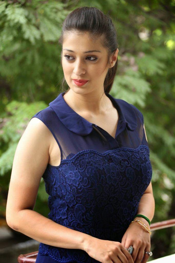 Film Actress Raai Laxmi Hot And Glamorous Pictures