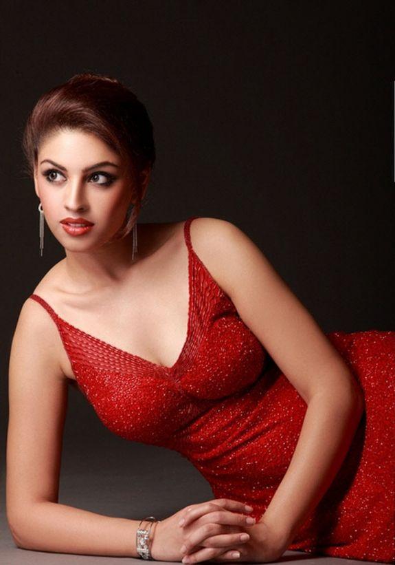 Film Actress Richa Gangopadhyay Very Hot And Spicy Images