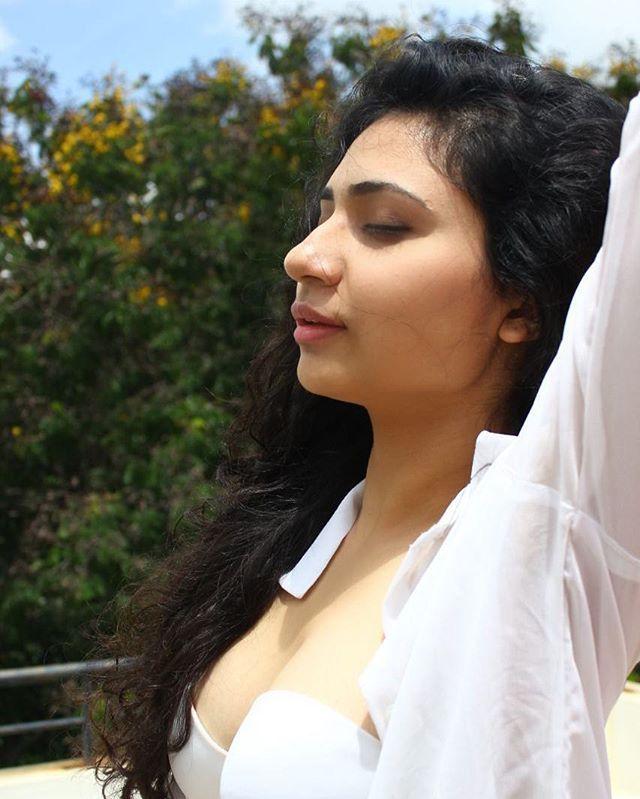 Gayathri Iyer Latest Hot & Spicy Photoshoot Stills