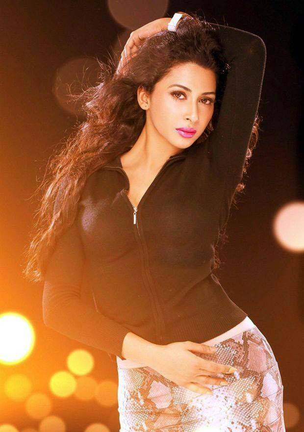 Gayathri Lyer Hot Gallery