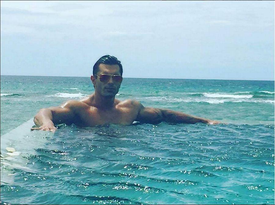 HOT PICS! Bipasha Basu & Karan Singh Grover Are Chilling in the Maldives