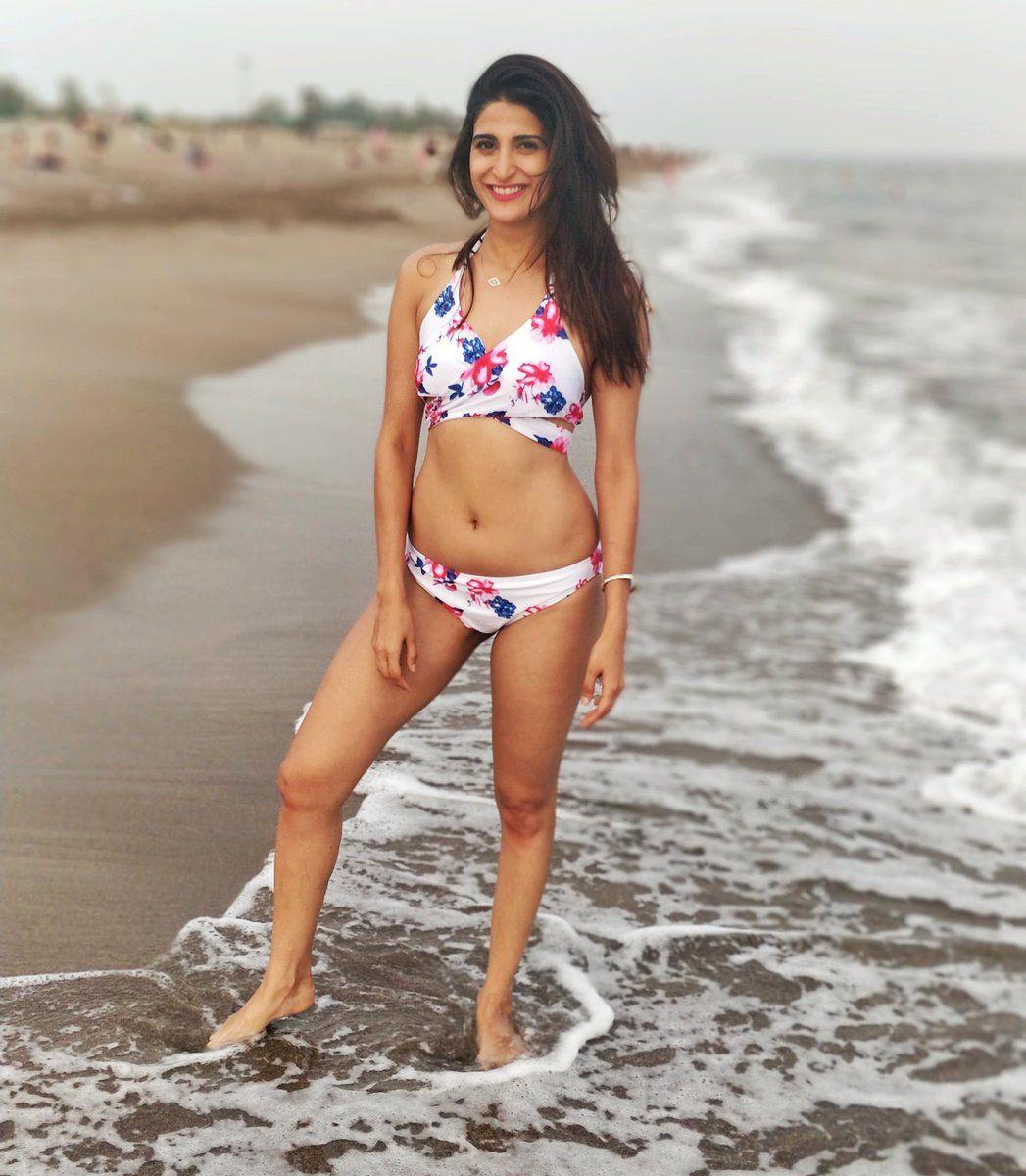 HOTNESS ALERT! Aahana Kumra looks her sexiest best in these Bikini Pictures