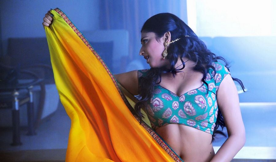 Haripriya Hot Navel Pictures
