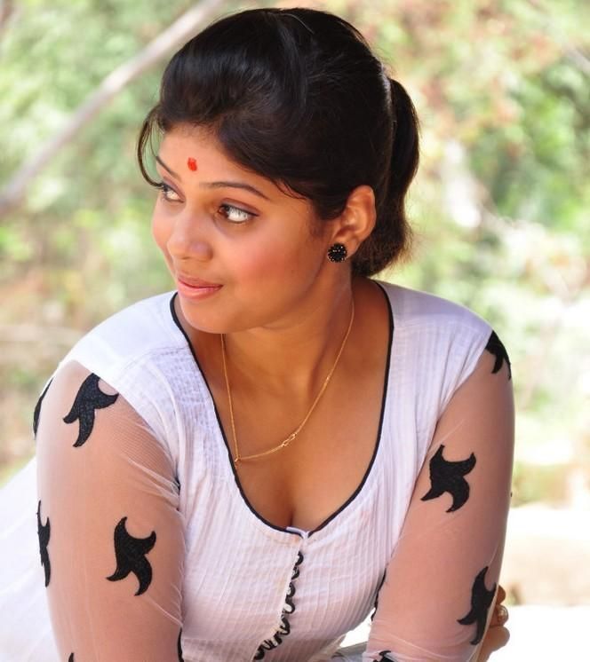 Haritha Telugu Actress Sexy Navel Show