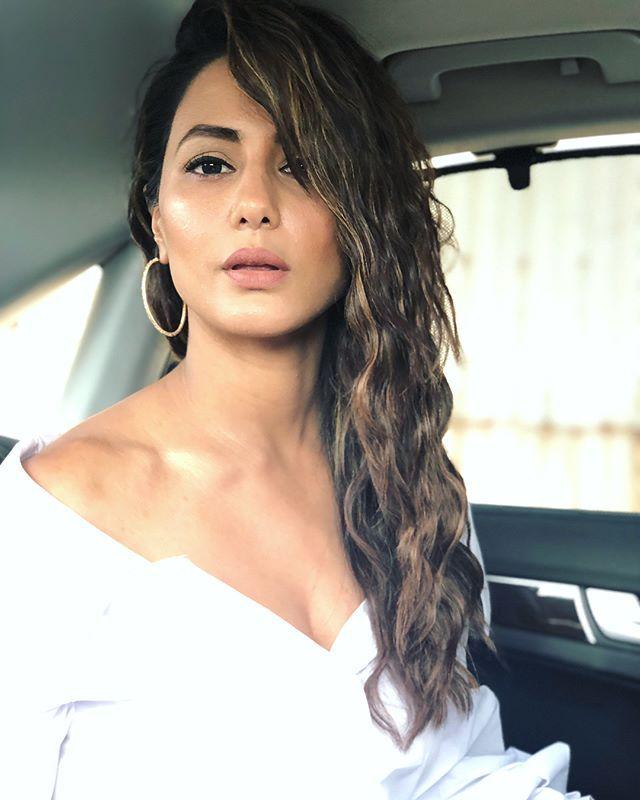 Hina Khan sizzles in her glam Avatar Stills