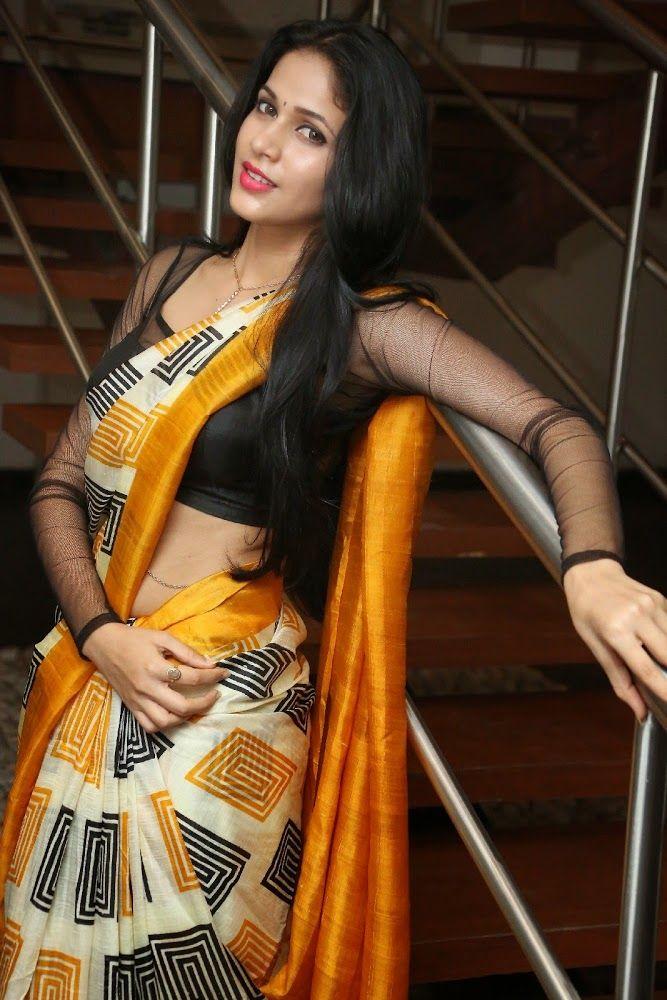 Homely Actress shows off her HOTNESS