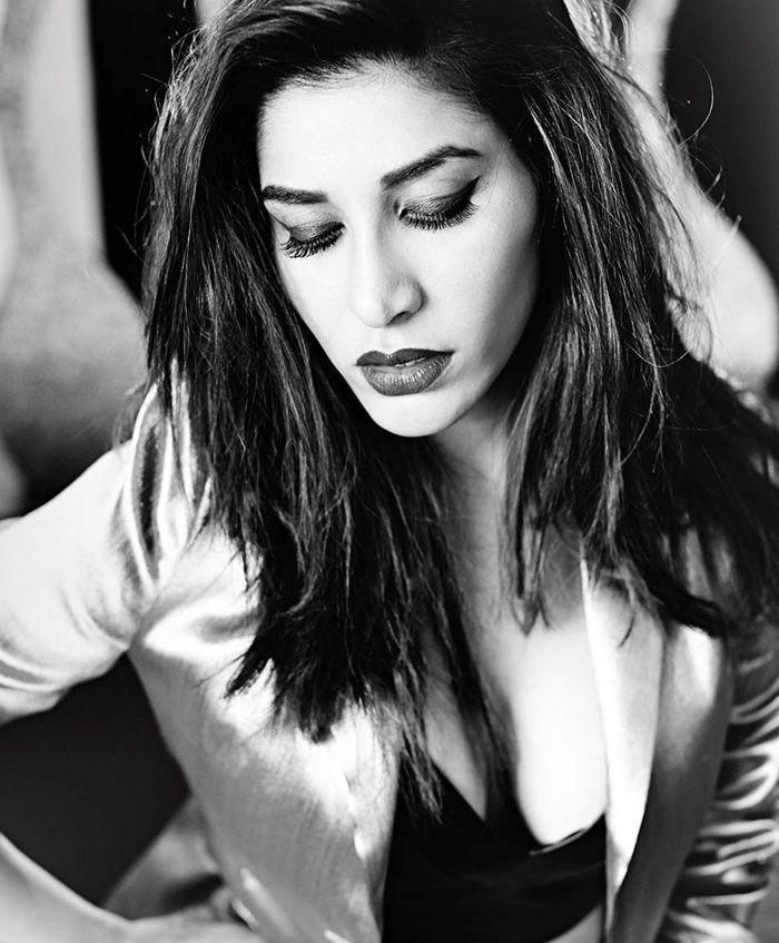 Hot & Sensual Unseen Photo's of Sophie Choudry